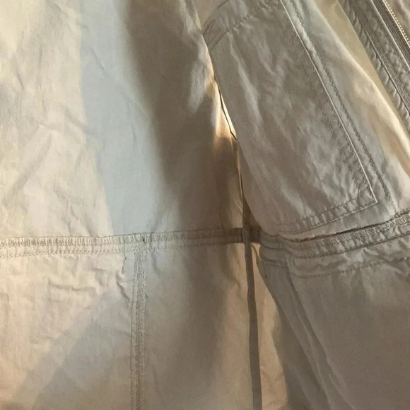 Eddie Bauer men’s small cotton/nylon vest with lots of pockets - Picture 6 of 9